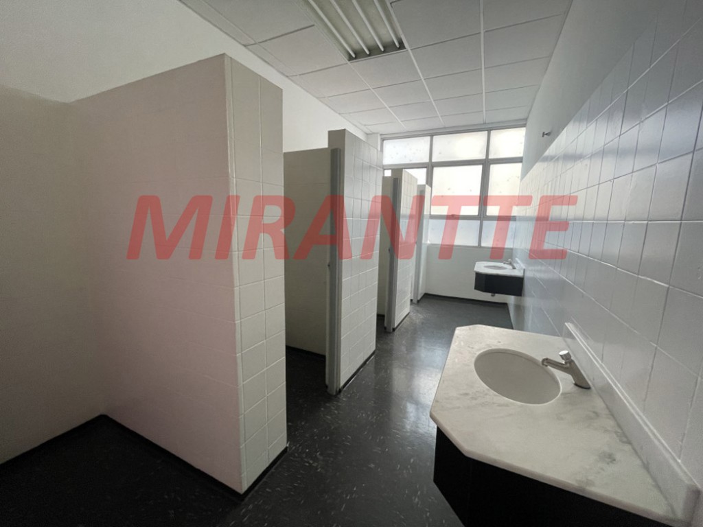 Comercial de 2700m² em Jardim Laranjeiras