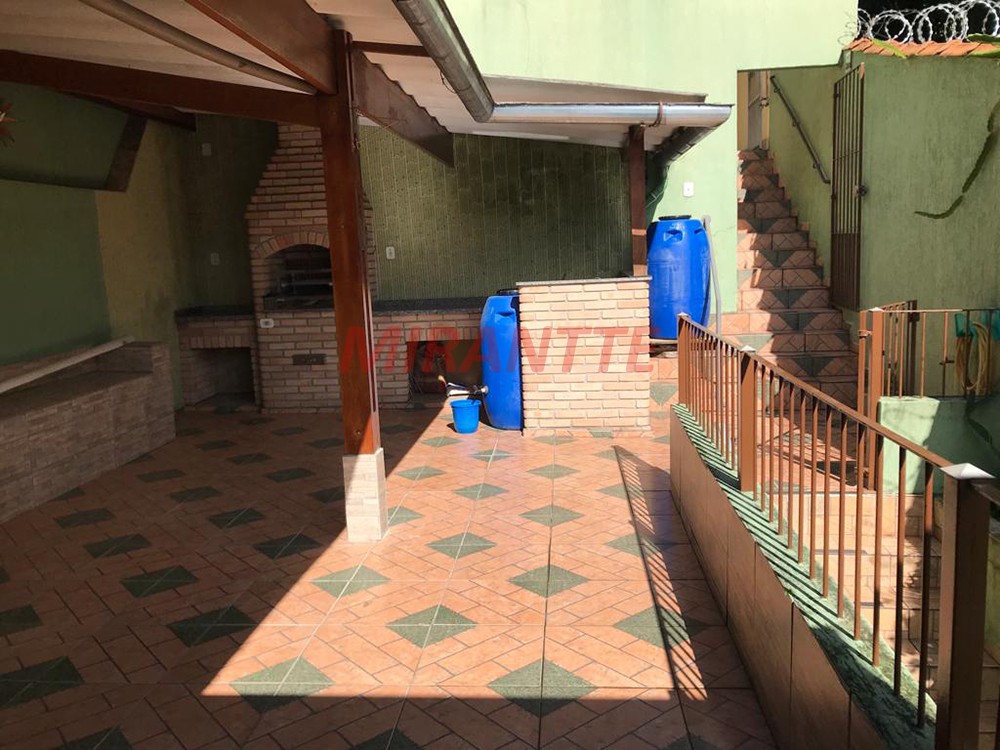 Sobrado de 266m² com 4 quartos em Vila Amalia