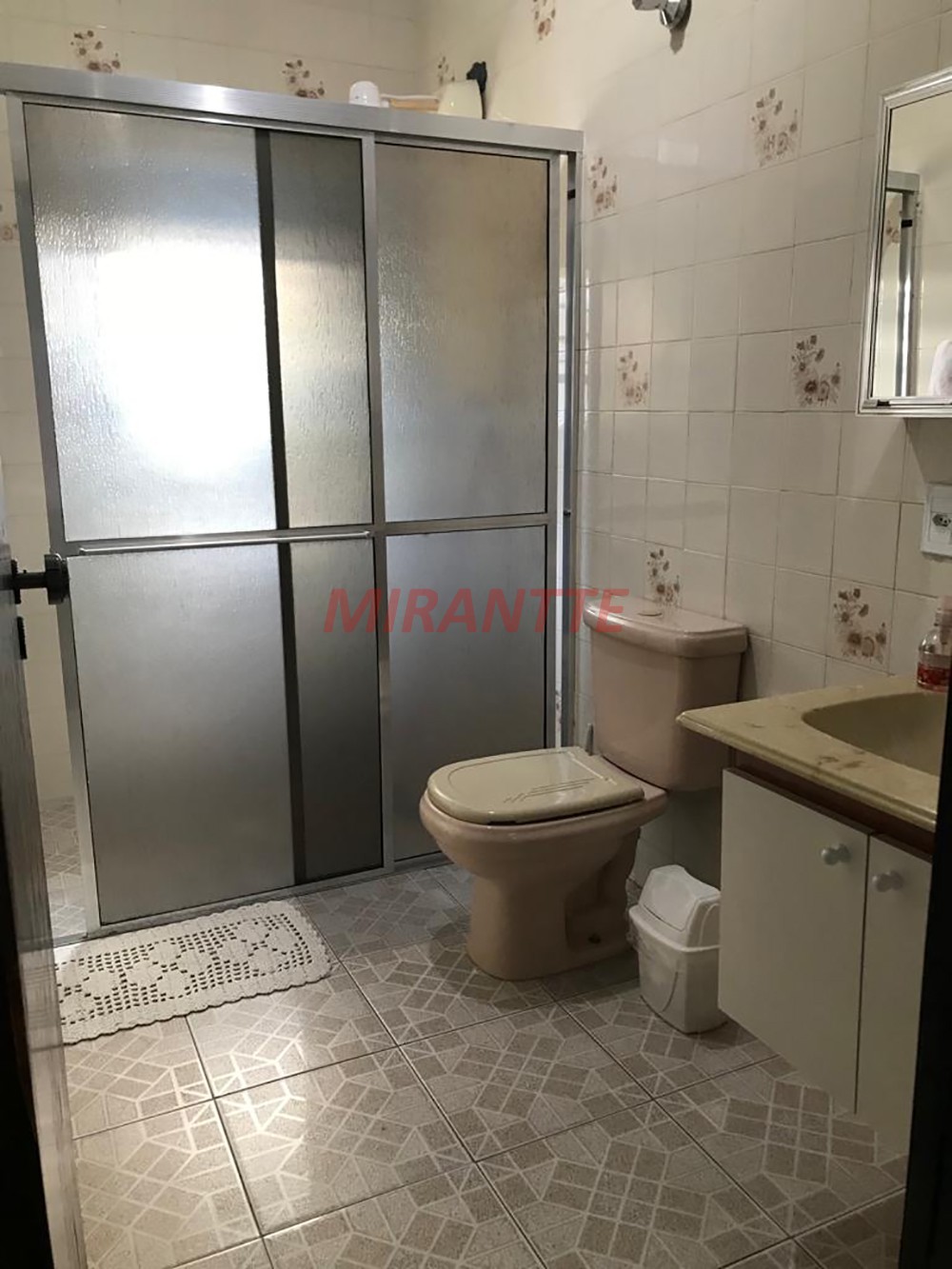Sobrado de 266m² com 4 quartos em Vila Amalia