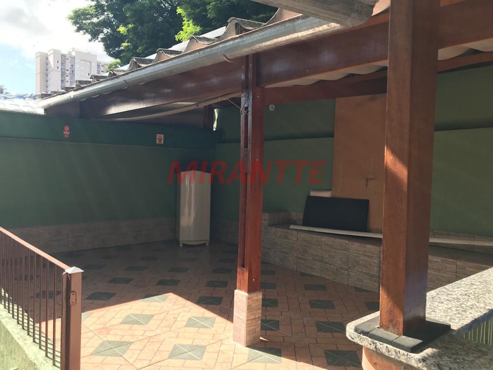 Sobrado de 266m² com 4 quartos em Vila Amalia