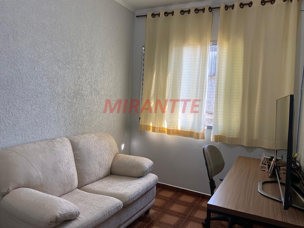 Sobrado de 266m² com 4 quartos em Vila Amalia
