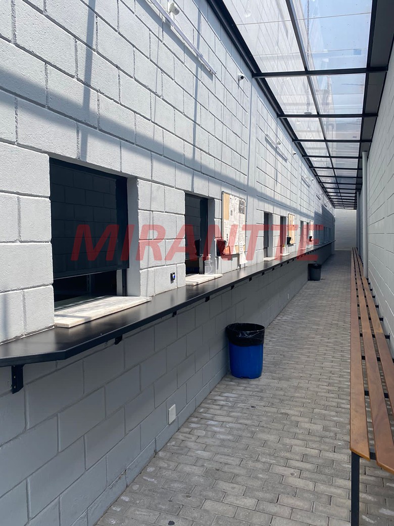 Comercial de 450m² em Vila Ede