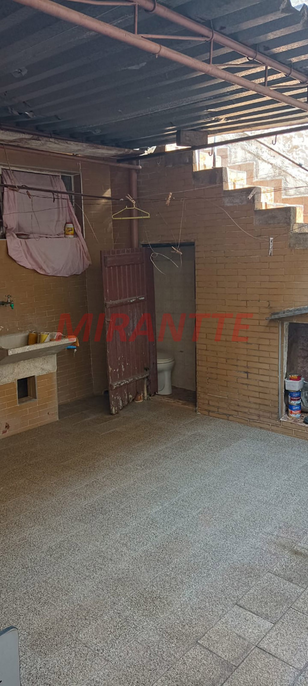 Sobrado de 160m² com 4 quartos em Santa Terezinha