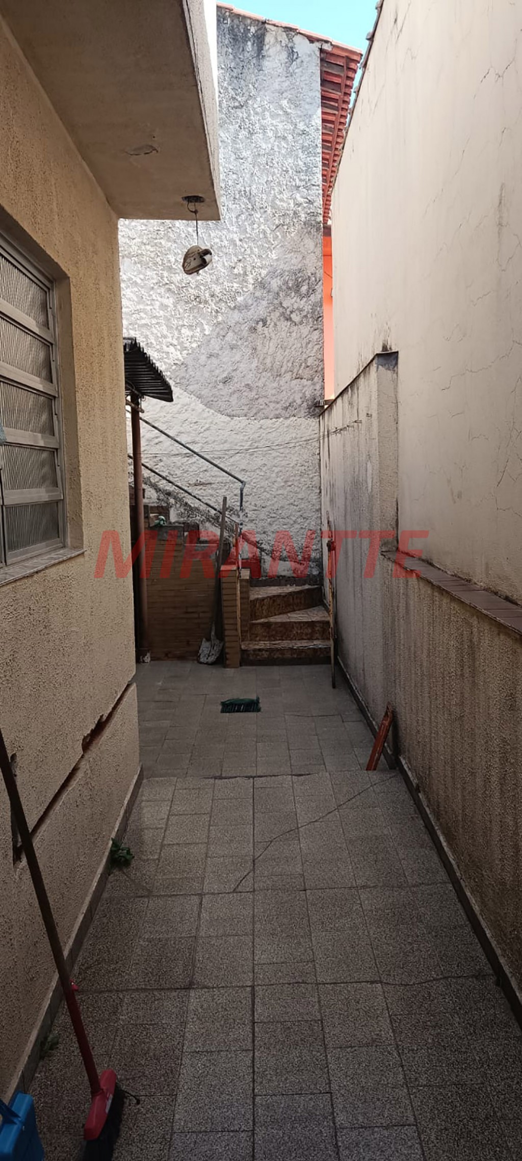 Sobrado de 160m² com 4 quartos em Santa Terezinha