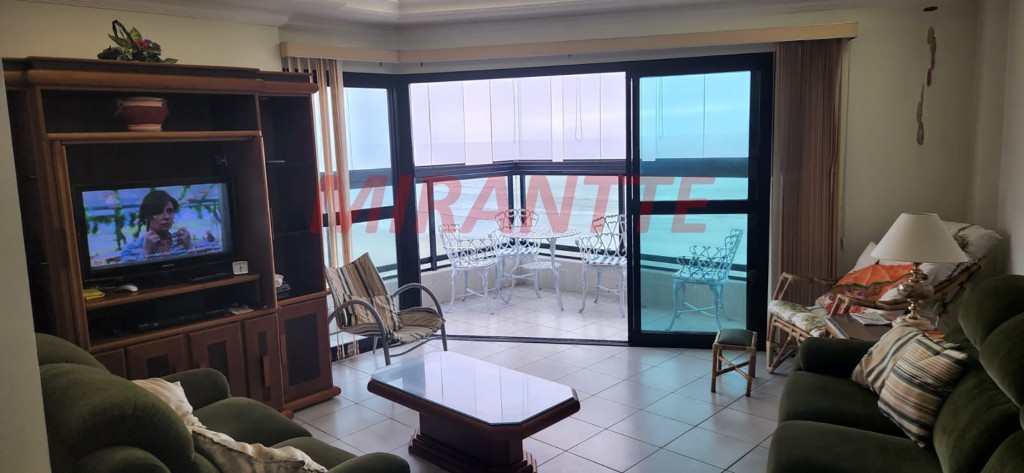 Apartamento de 126m² com 3 quartos em CENTRO