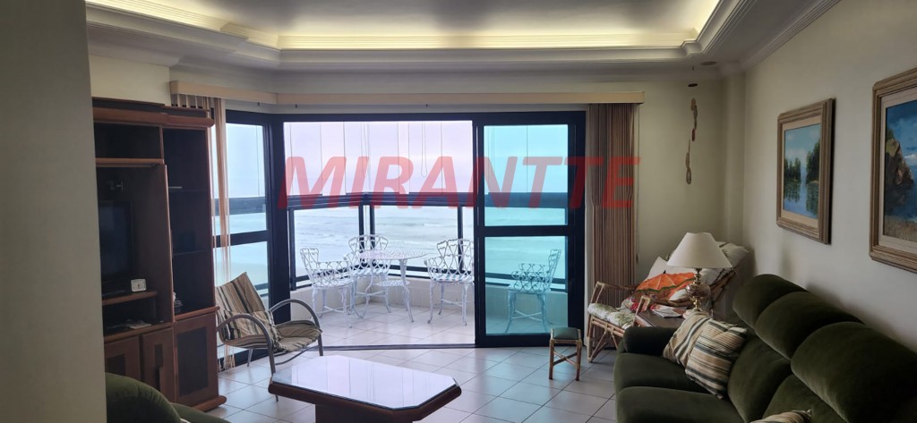 Apartamento de 126m² com 3 quartos em CENTRO