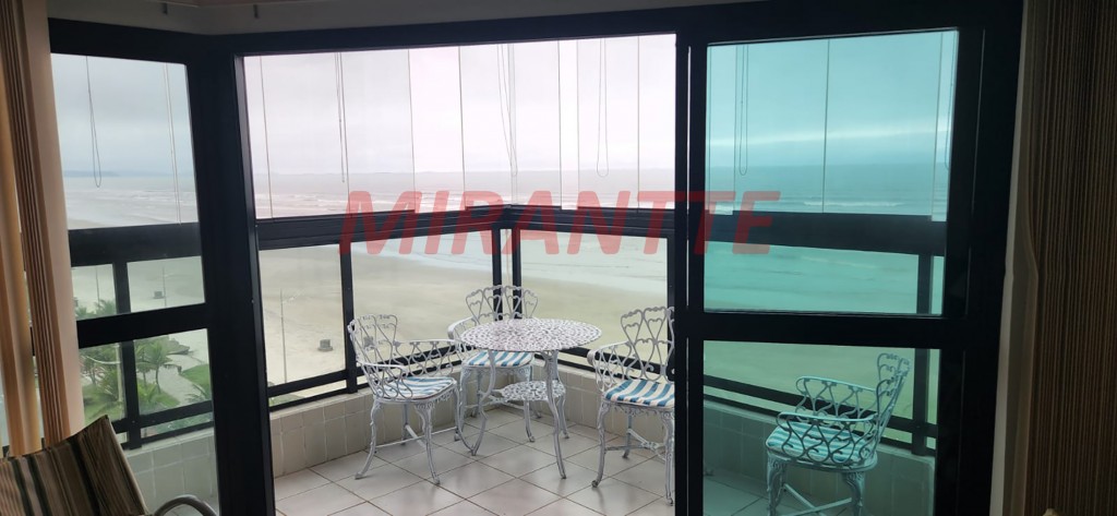 Apartamento de 126m² com 3 quartos em CENTRO