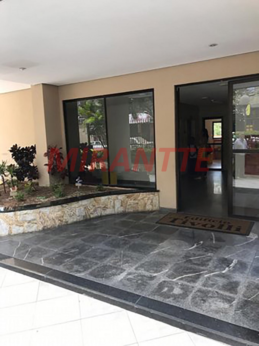 Apartamento de 50m² com 2 quartos em Vila Carmosina