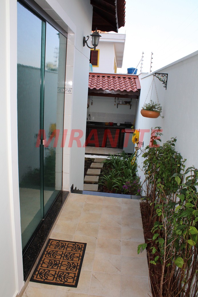 Sobrado de 162m² com 3 quartos em Vila Mazzei