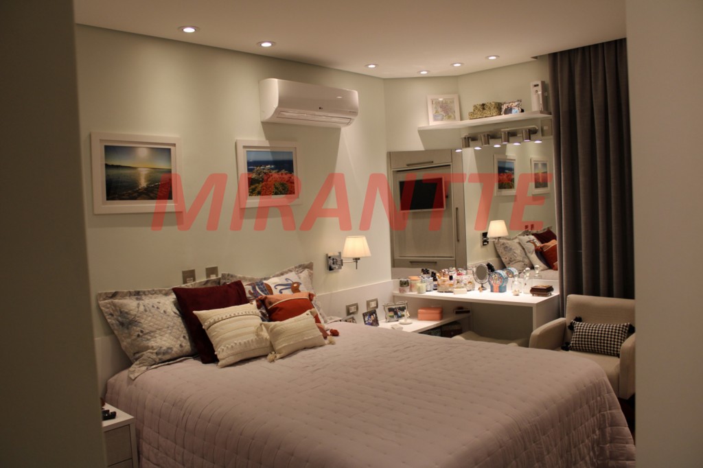 Sobrado de 162m² com 3 quartos em Vila Mazzei