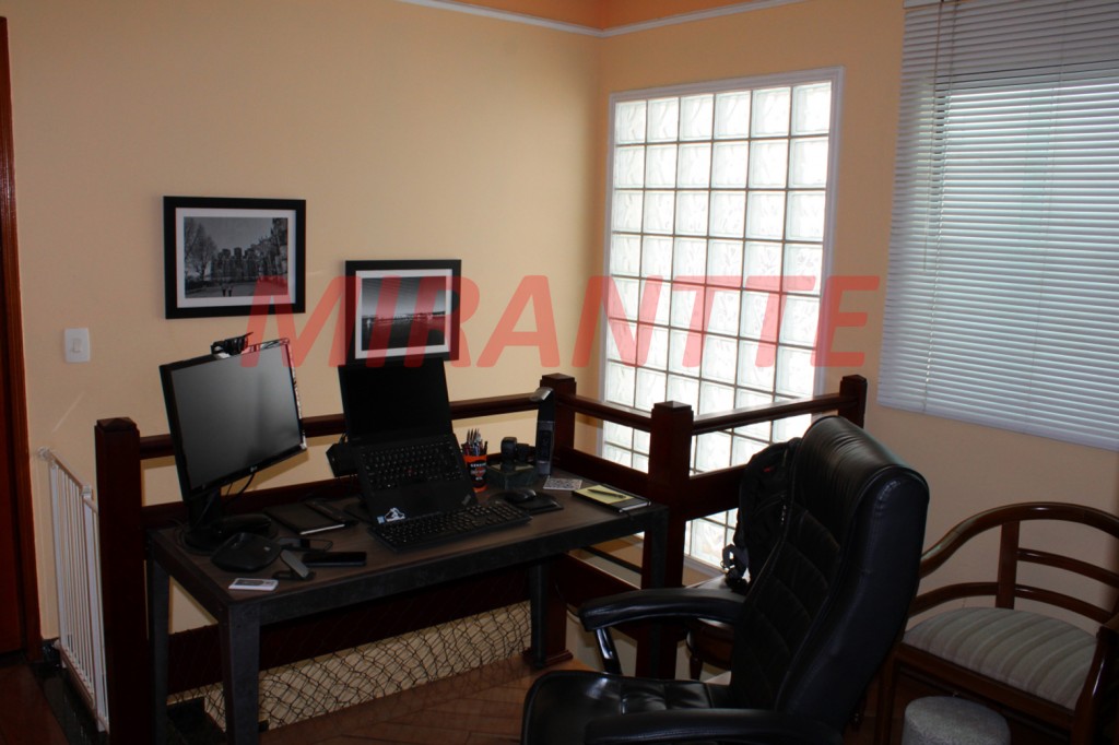 Sobrado de 162m² com 3 quartos em Vila Mazzei