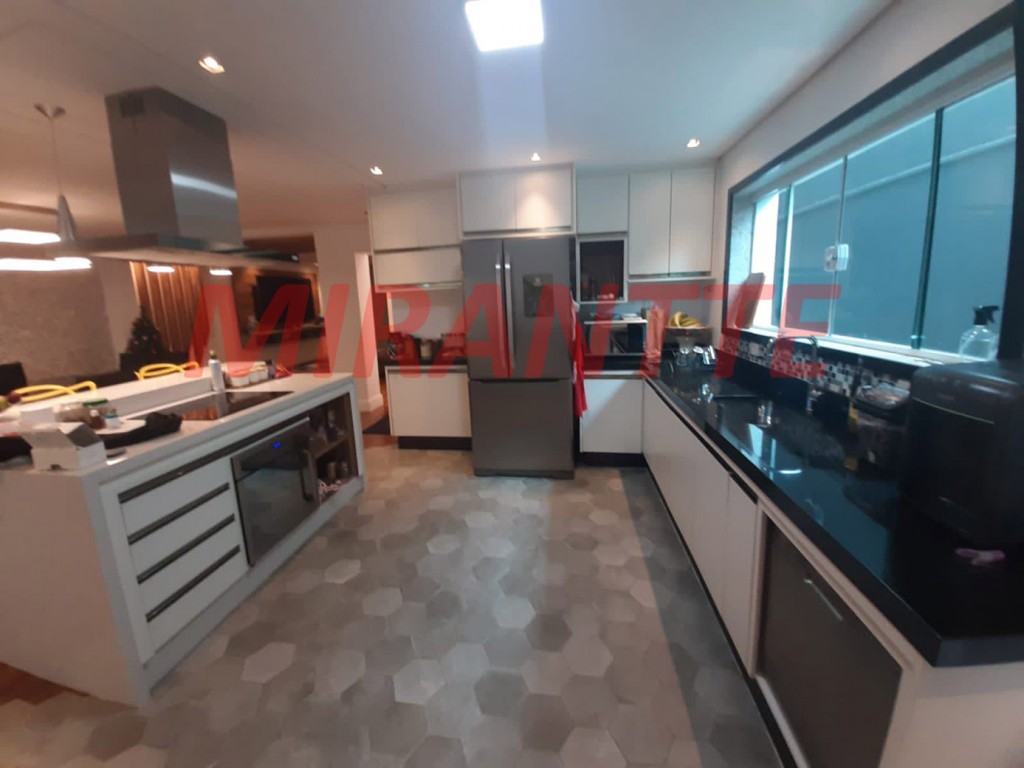 Sobrado de 390m² com 4 quartos em Jardim França