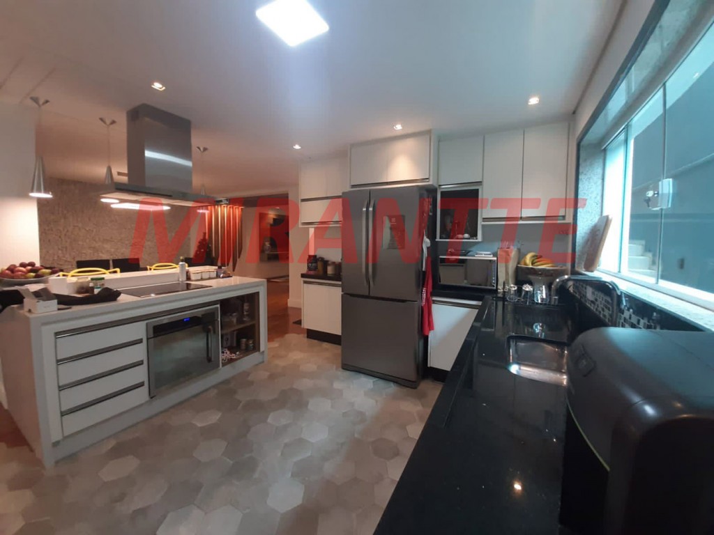 Sobrado de 390m² com 4 quartos em Jardim França