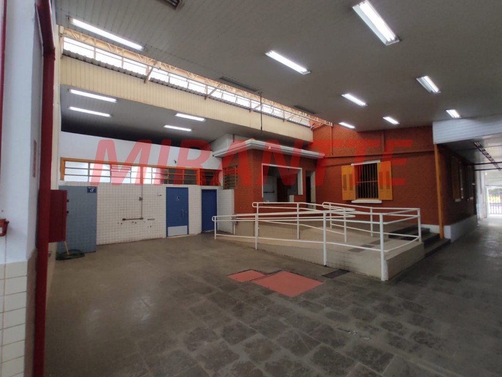 Comercial de 1401m² em Pompéia