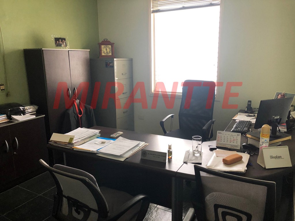 Sobrado de 140m² com 4 quartos em Santana