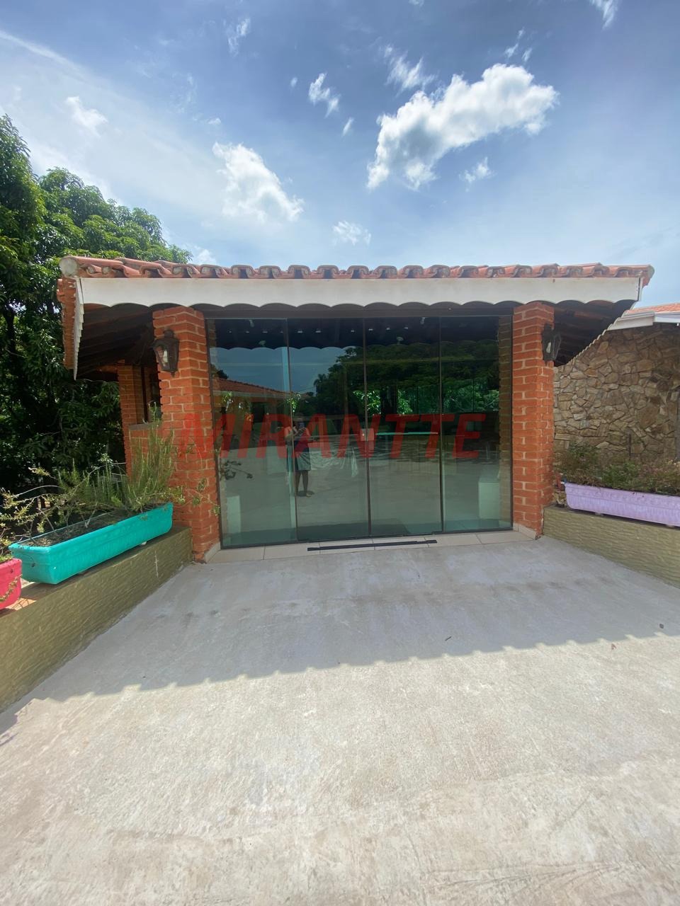 ChÁcara de 380m² com 3 quartos em Vila Itaici