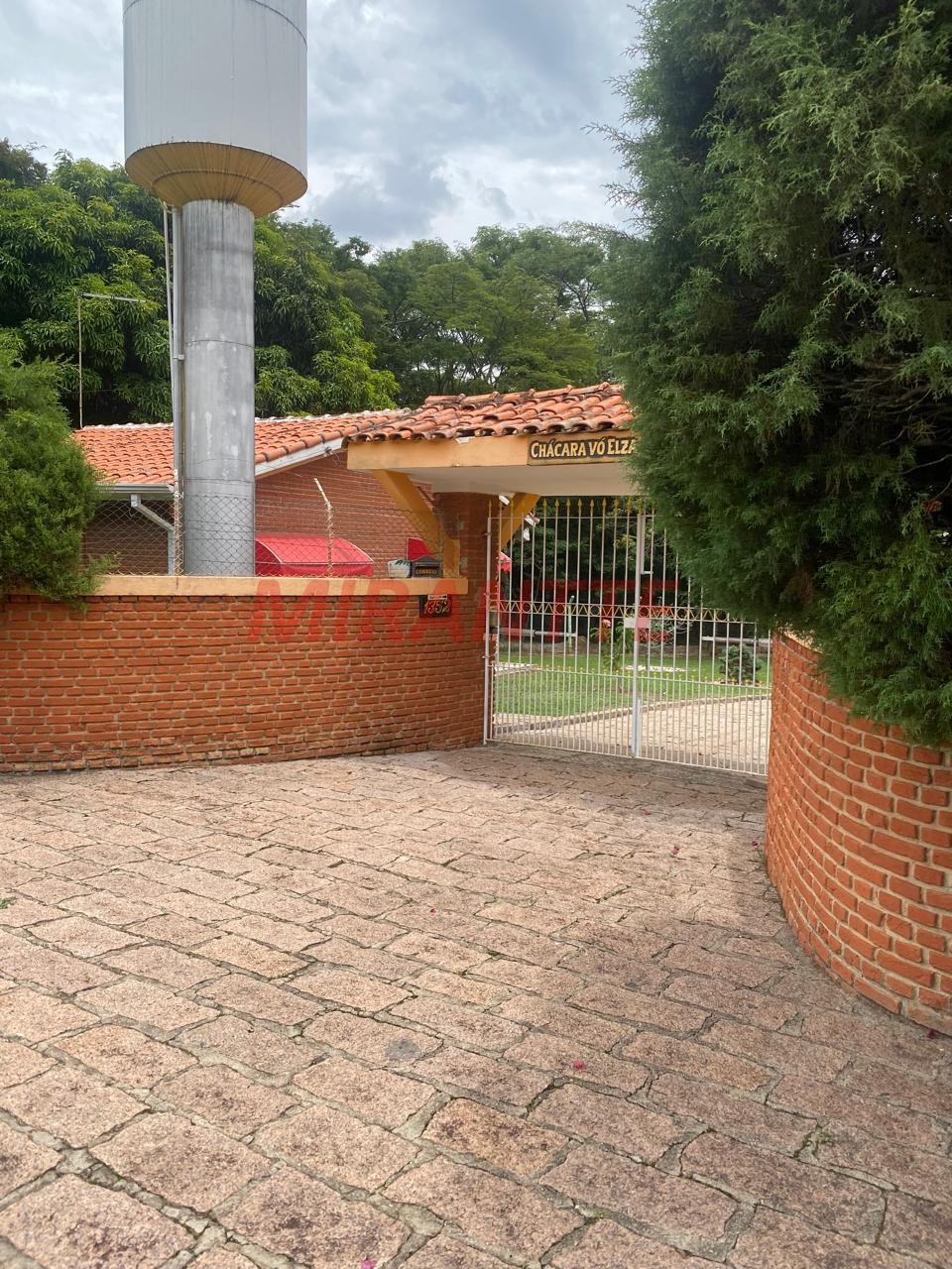 ChÁcara de 380m² com 3 quartos em Vila Itaici