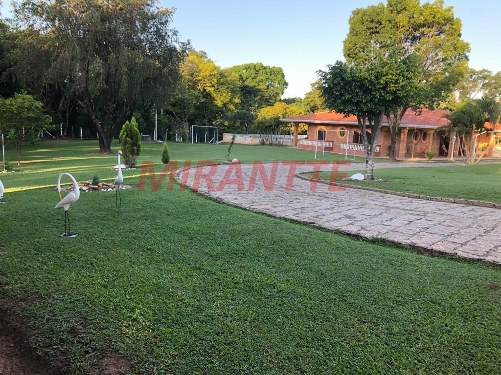 ChÁcara de 380m² com 3 quartos em Vila Itaici
