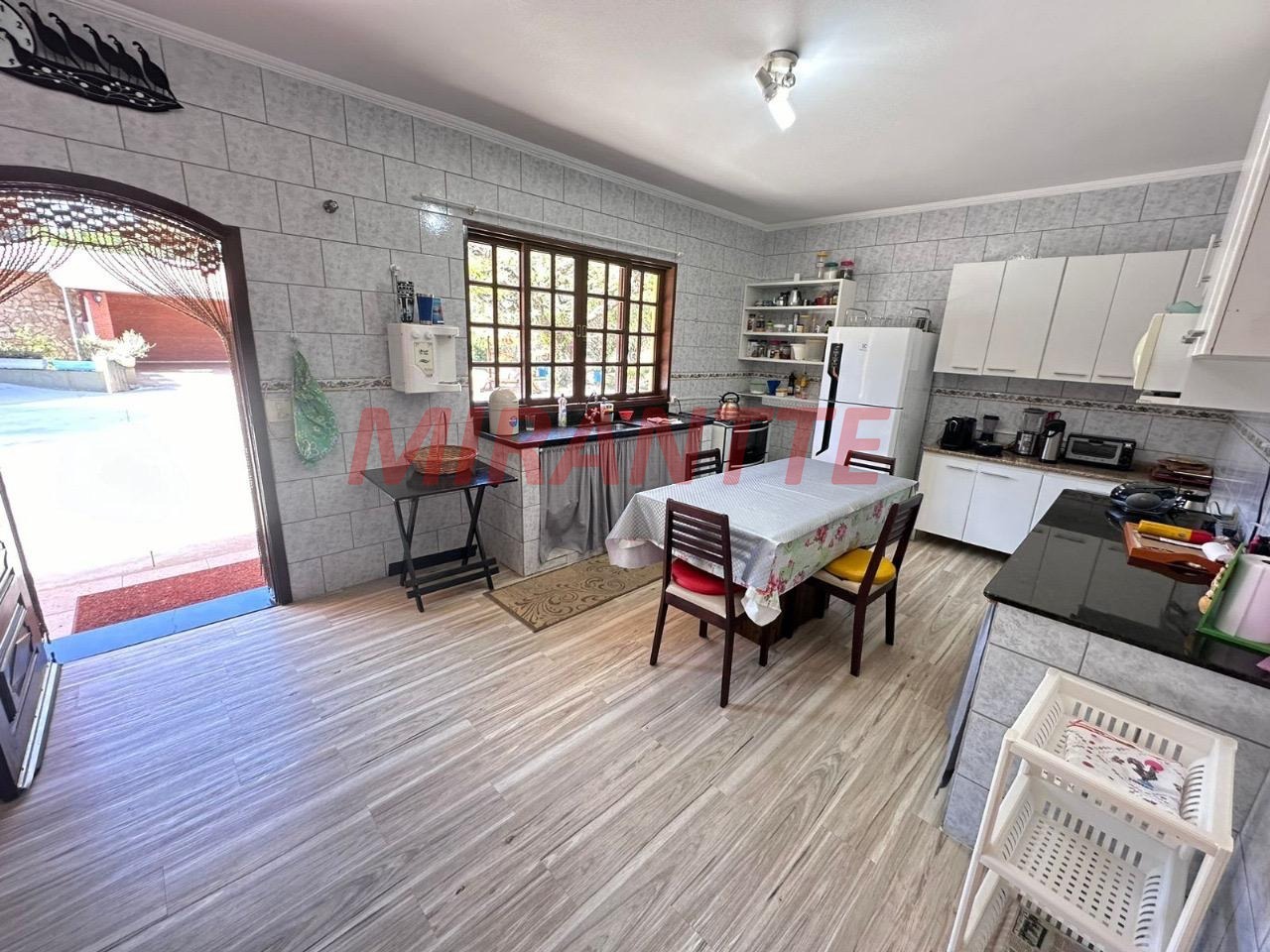 ChÁcara de 380m² com 3 quartos em Vila Itaici