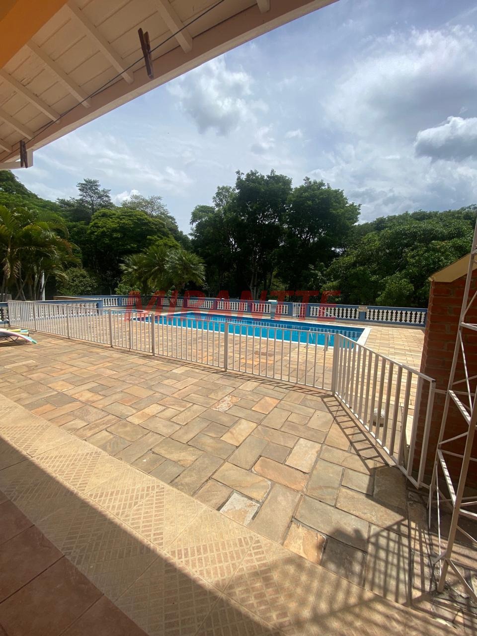 ChÁcara de 380m² com 3 quartos em Vila Itaici