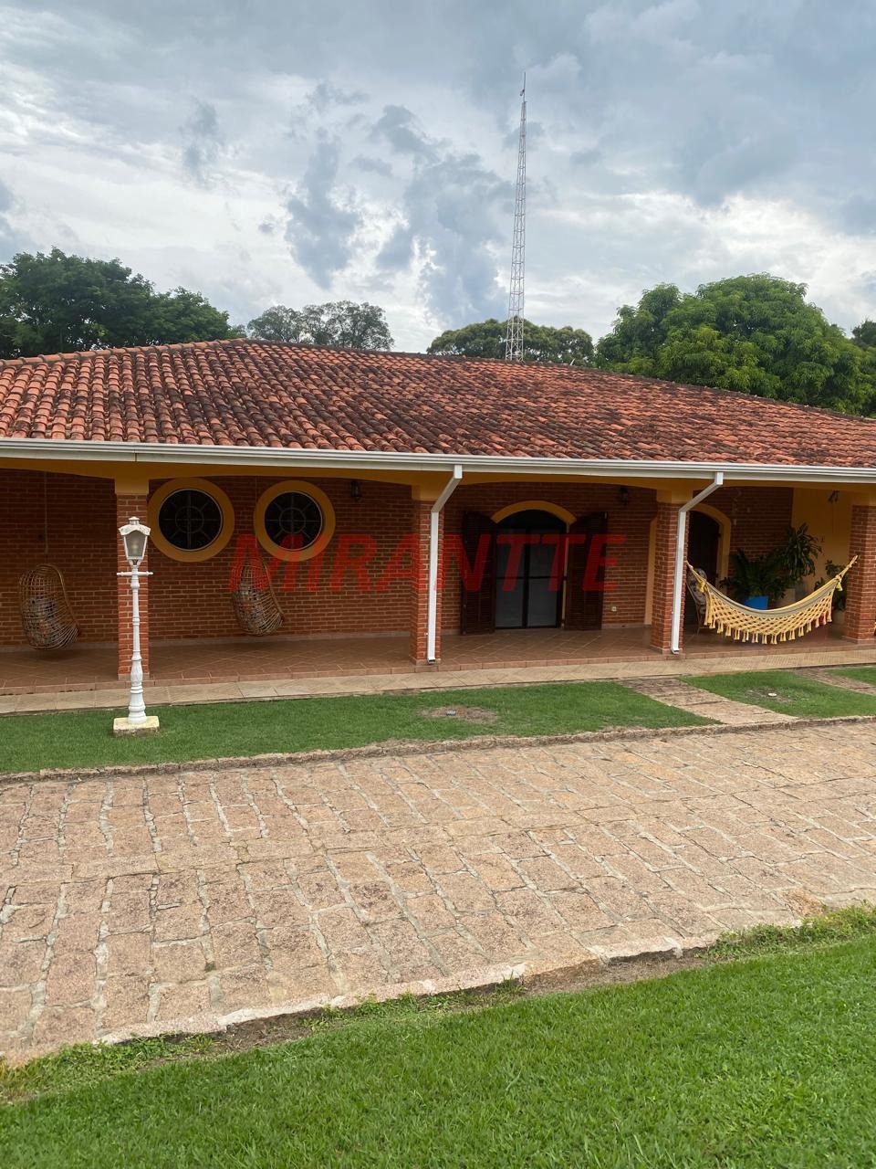 ChÁcara de 380m² com 3 quartos em Vila Itaici
