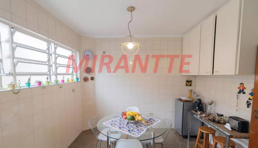 Sobrado de 383m² com 3 quartos em City América