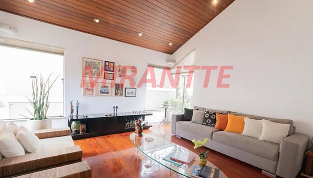 Sobrado de 383m² com 3 quartos em City América