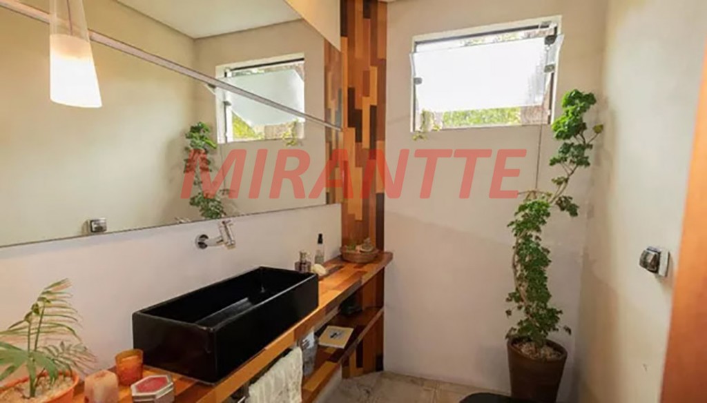 Sobrado de 383m² com 3 quartos em City América