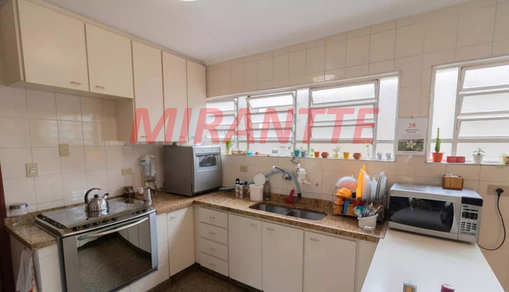 Sobrado de 383m² com 3 quartos em City América