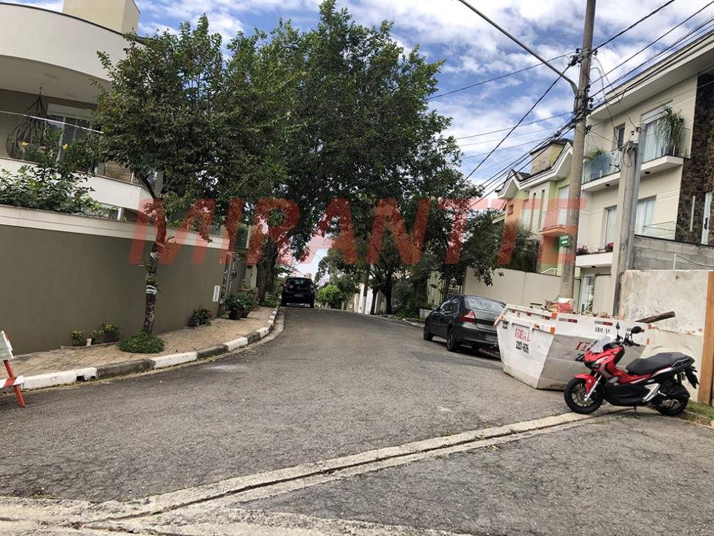 Terreno de 299m² em Horto Florestal