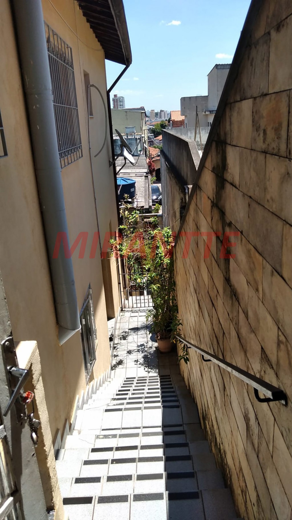 Sobrado de 190m² com 3 quartos em Vila Guaca