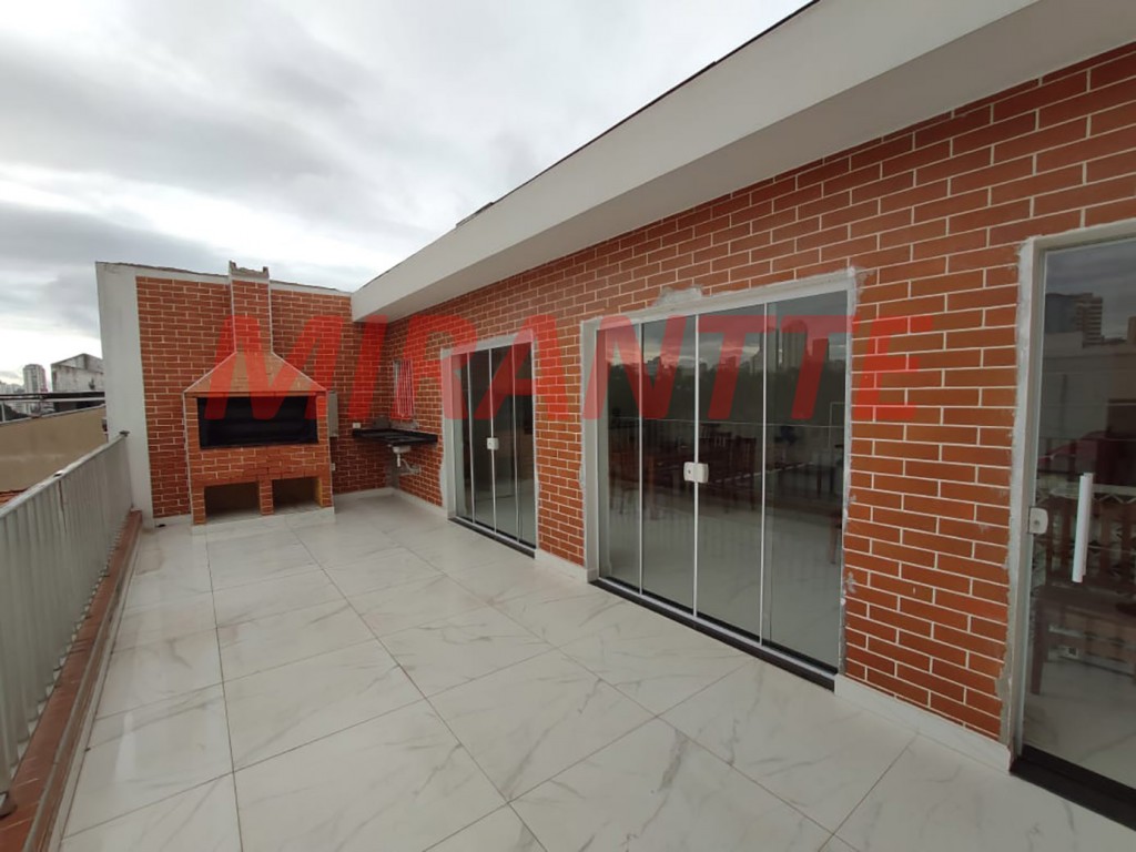 Sobrado de 196m² com 3 quartos em Água Fria