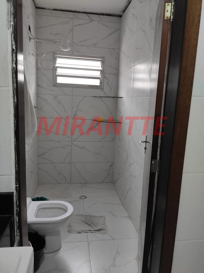 Sobrado de 196m² com 3 quartos em Água Fria