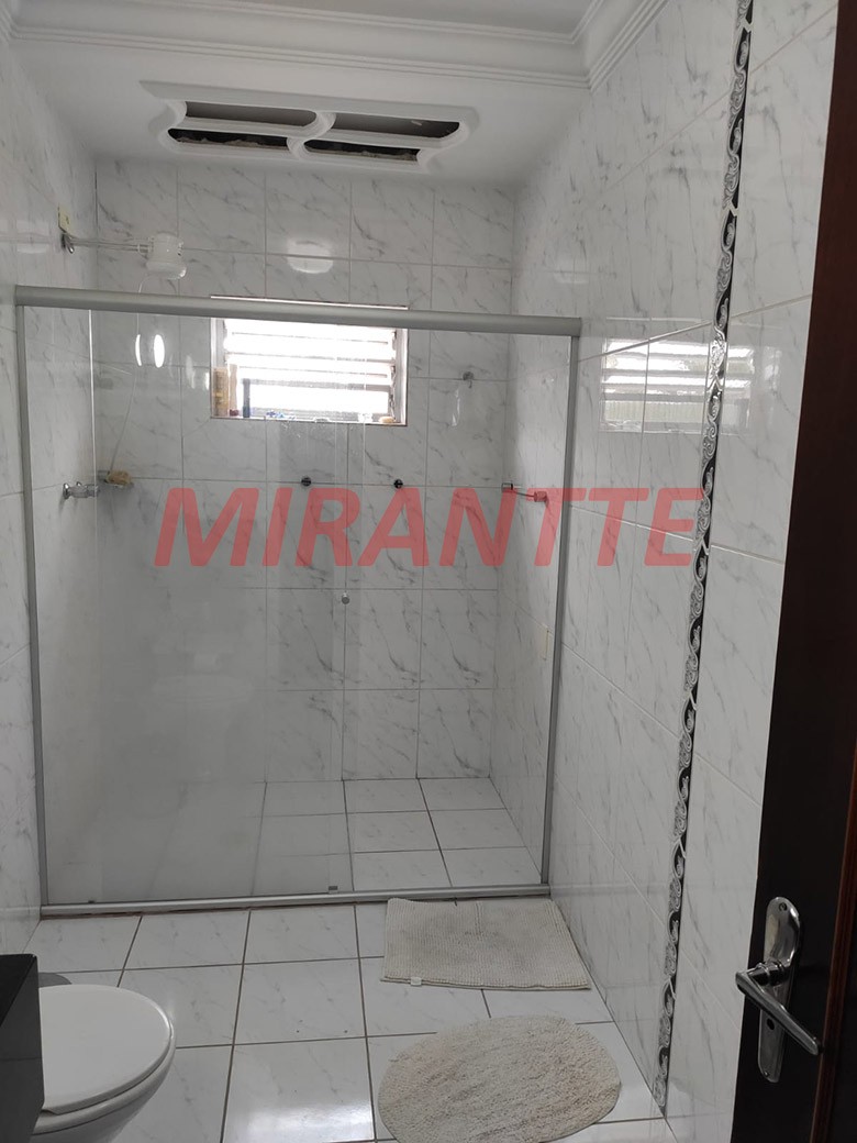 Sobrado de 196m² com 3 quartos em Água Fria