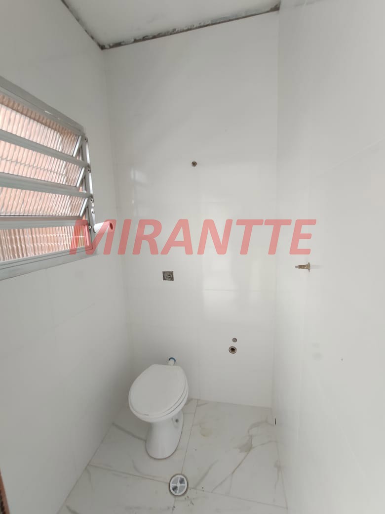 Sobrado de 196m² com 3 quartos em Água Fria