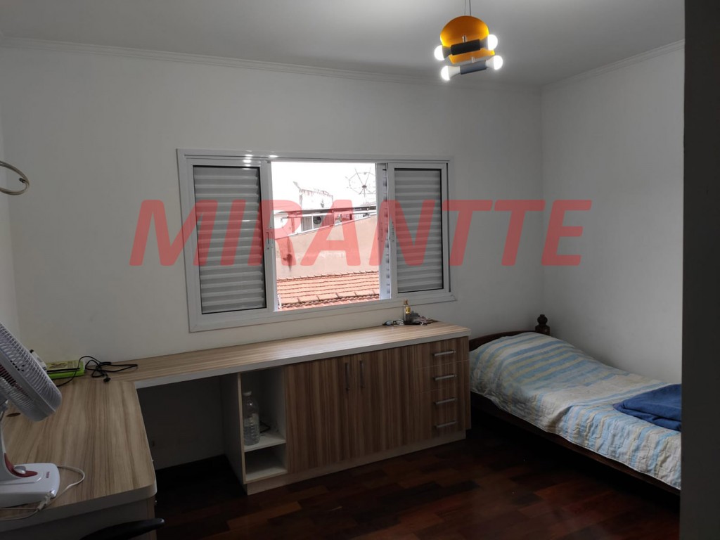 Sobrado de 196m² com 3 quartos em Água Fria