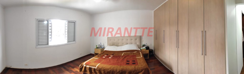 Sobrado de 196m² com 3 quartos em Água Fria