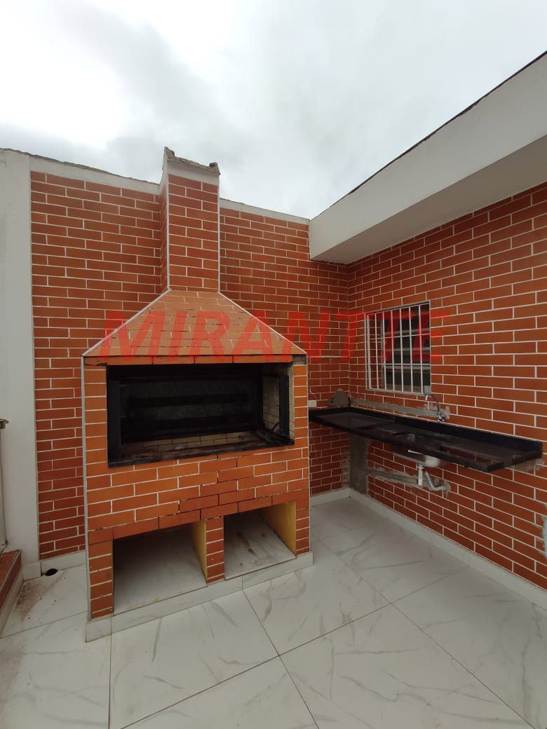 Sobrado de 196m² com 3 quartos em Água Fria