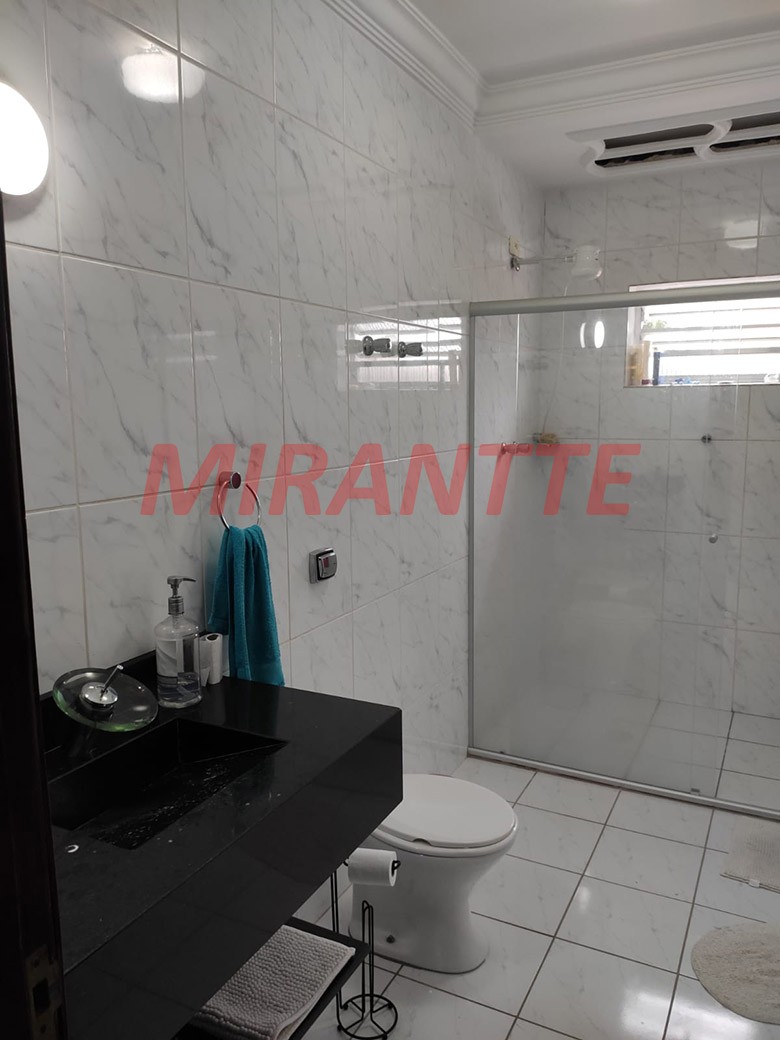 Sobrado de 196m² com 3 quartos em Água Fria