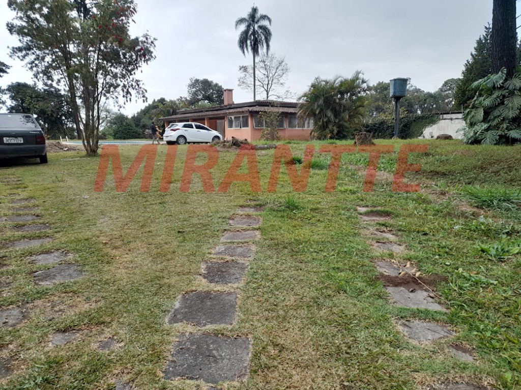 Casa terrea de 330m² com 2 quartos em Serra da Cantareira