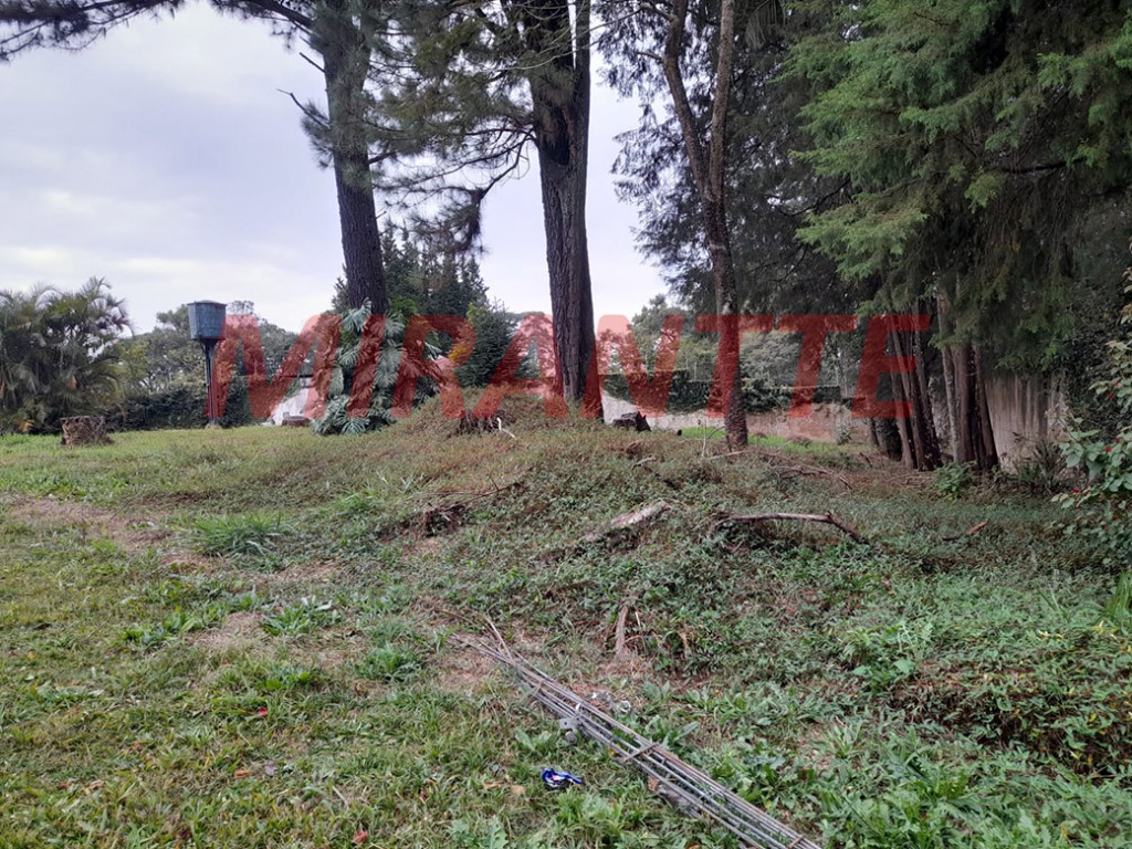 Casa terrea de 330m² com 2 quartos em Serra da Cantareira
