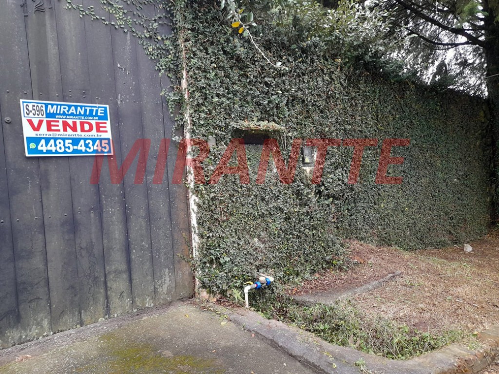 Casa terrea de 330m² com 2 quartos em Serra da Cantareira