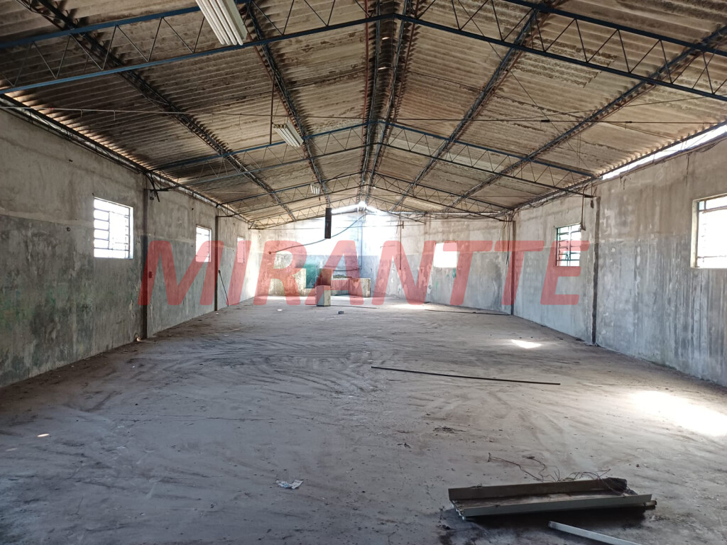 Terreno de 758m² em Imirim
