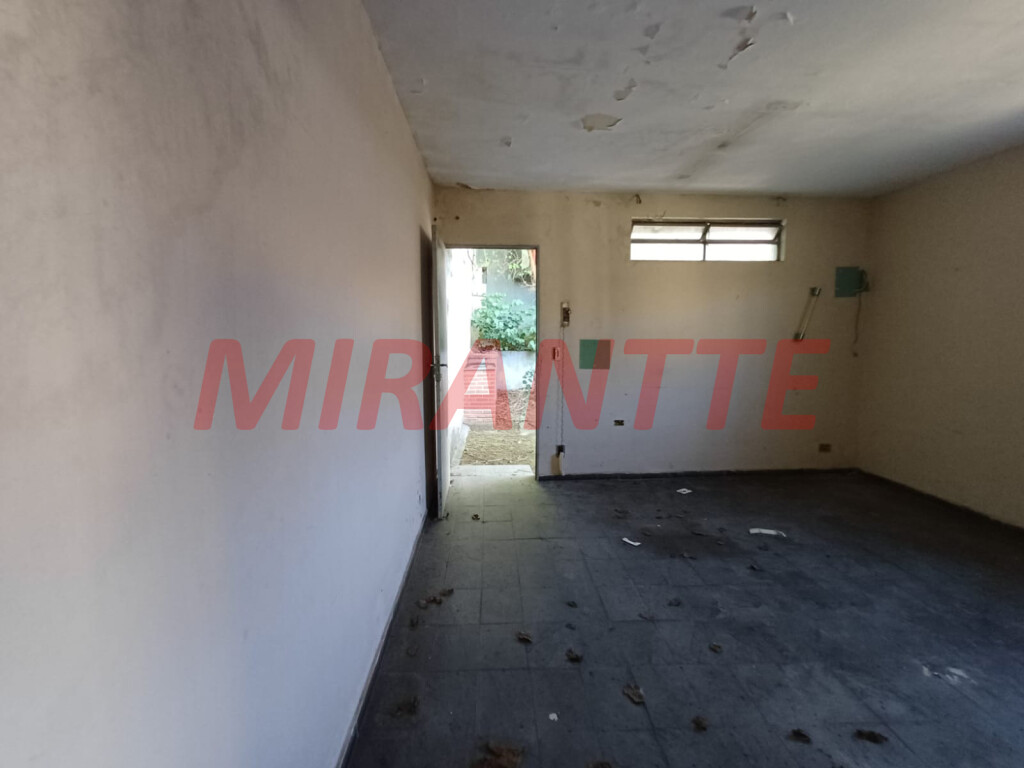 Terreno de 758m² em Imirim