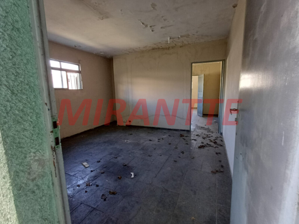 Terreno de 758m² em Imirim