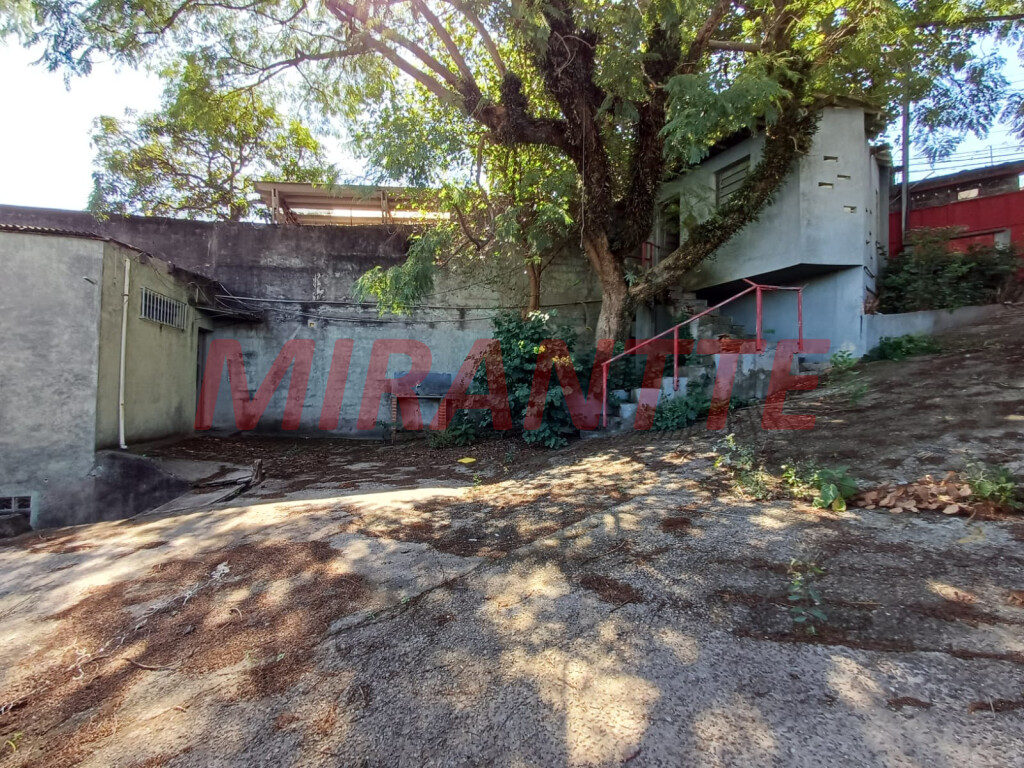 Terreno de 758m² em Imirim