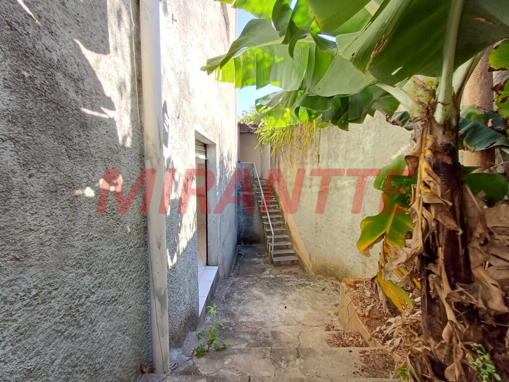 Terreno de 758m² em Imirim