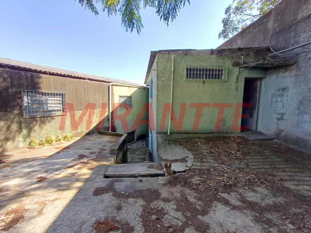 Terreno de 758m² em Imirim