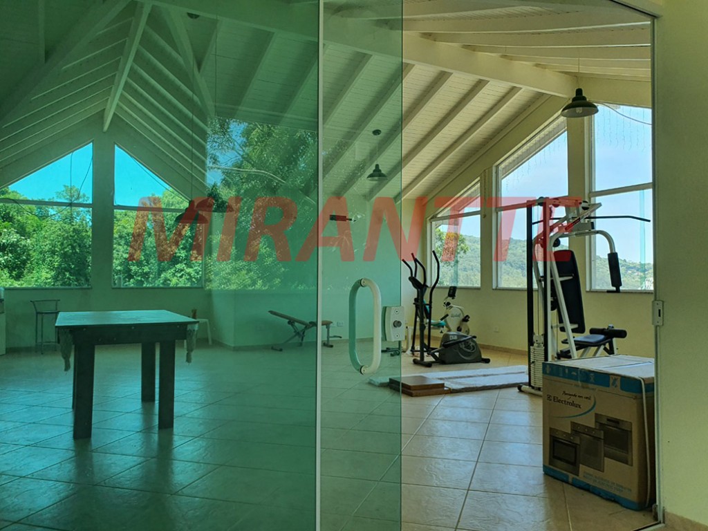 Sobrado de 531m² com 4 quartos em Serra da Cantareira