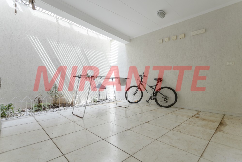 Sobrado de 310m² com 4 quartos em Santana